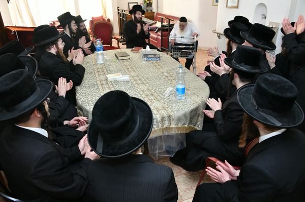 תמונה מחיי הכולל