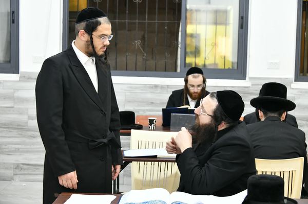 תמונה מחיי הכולל