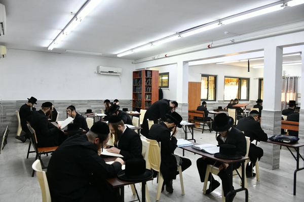 תמונה מחיי הכולל