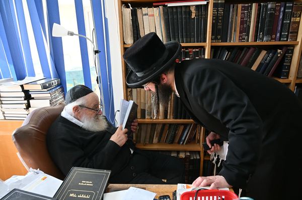 תמונה מחיי הכולל