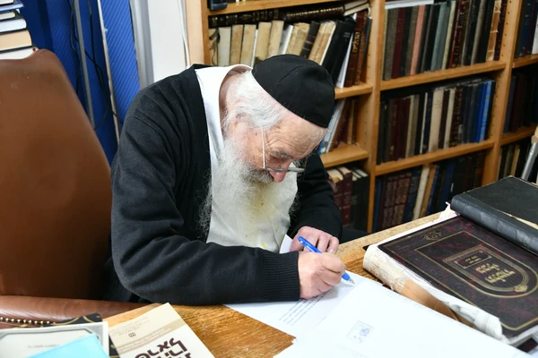 תמונה מחיי הכולל