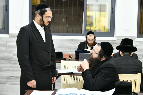 תמונה מחיי הכולל